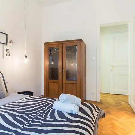 Stylish Modern Close To Charles Bridge And Dancing House By Easybnb Apartmán Praha